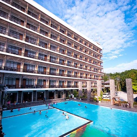 Mesra Business & Resort Hotel Samarinda Esterno foto