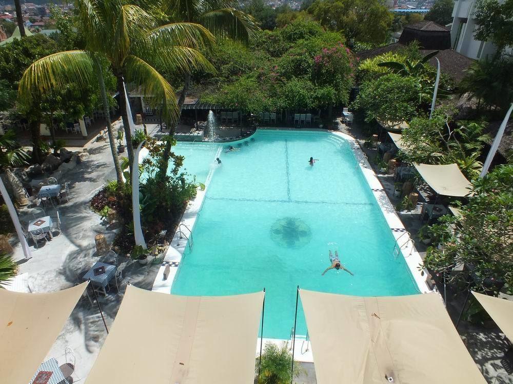 Mesra Business & Resort Hotel Samarinda Esterno foto