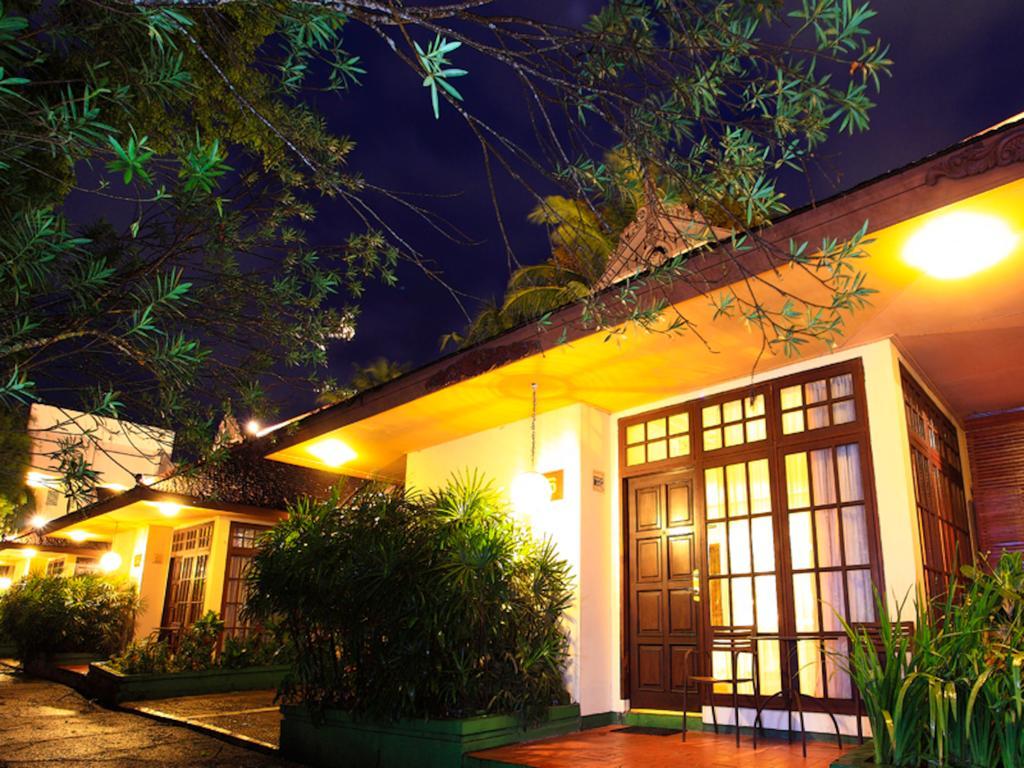 Mesra Business & Resort Hotel Samarinda Esterno foto