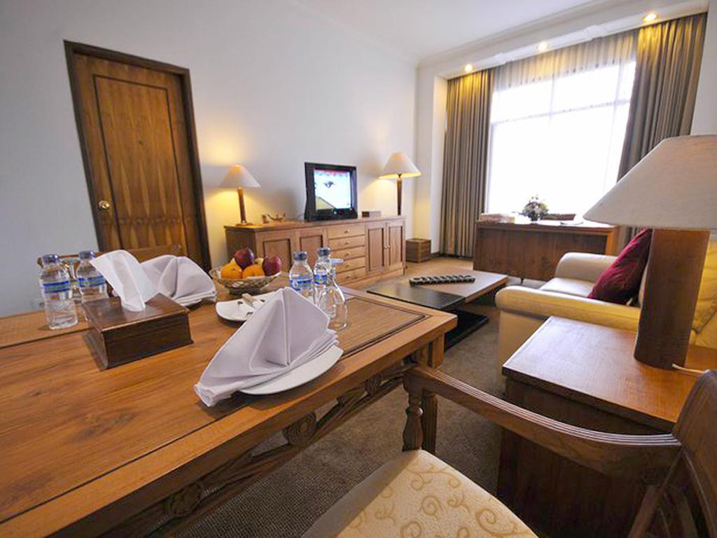 Mesra Business & Resort Hotel Samarinda Esterno foto