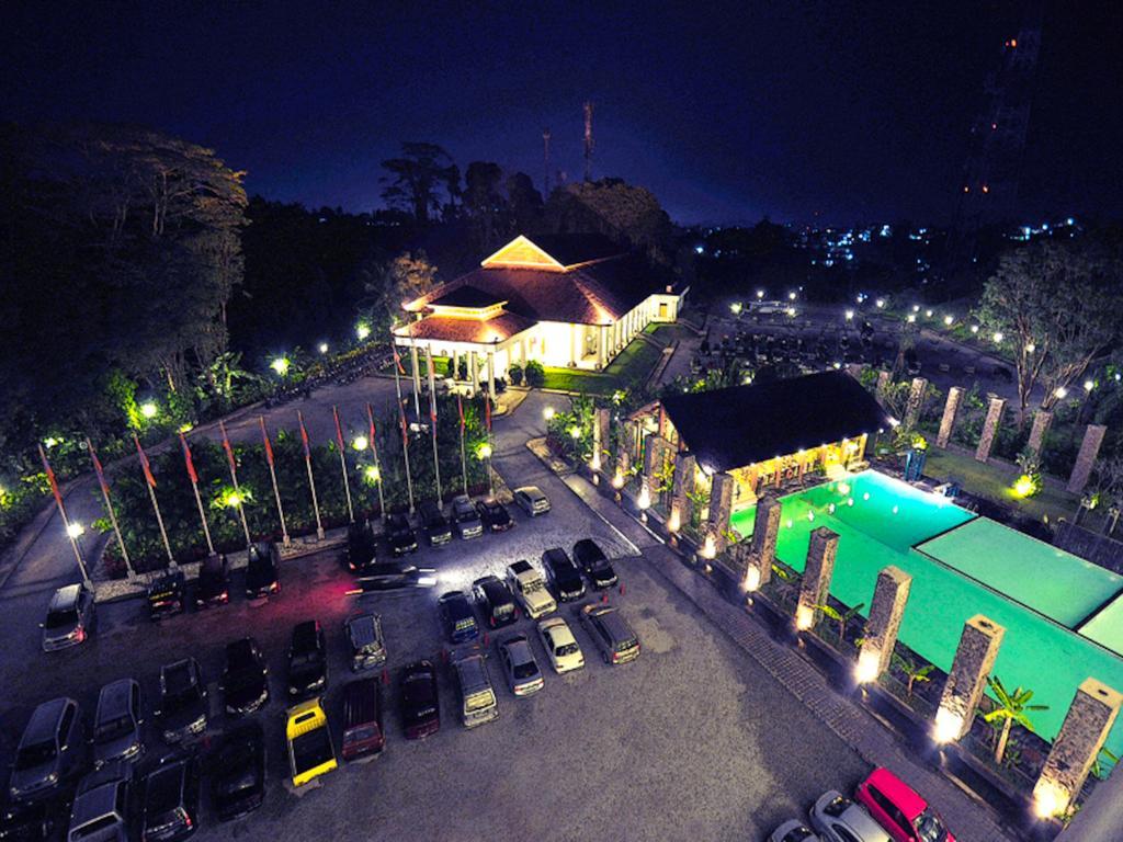 Mesra Business & Resort Hotel Samarinda Esterno foto
