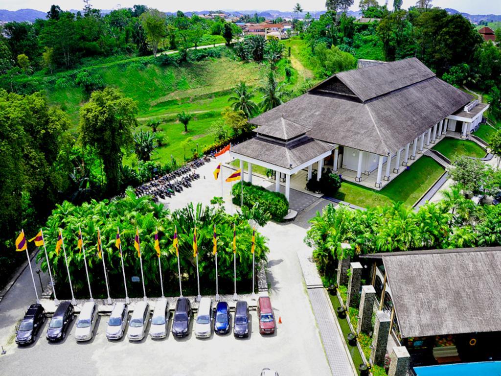 Mesra Business & Resort Hotel Samarinda Esterno foto