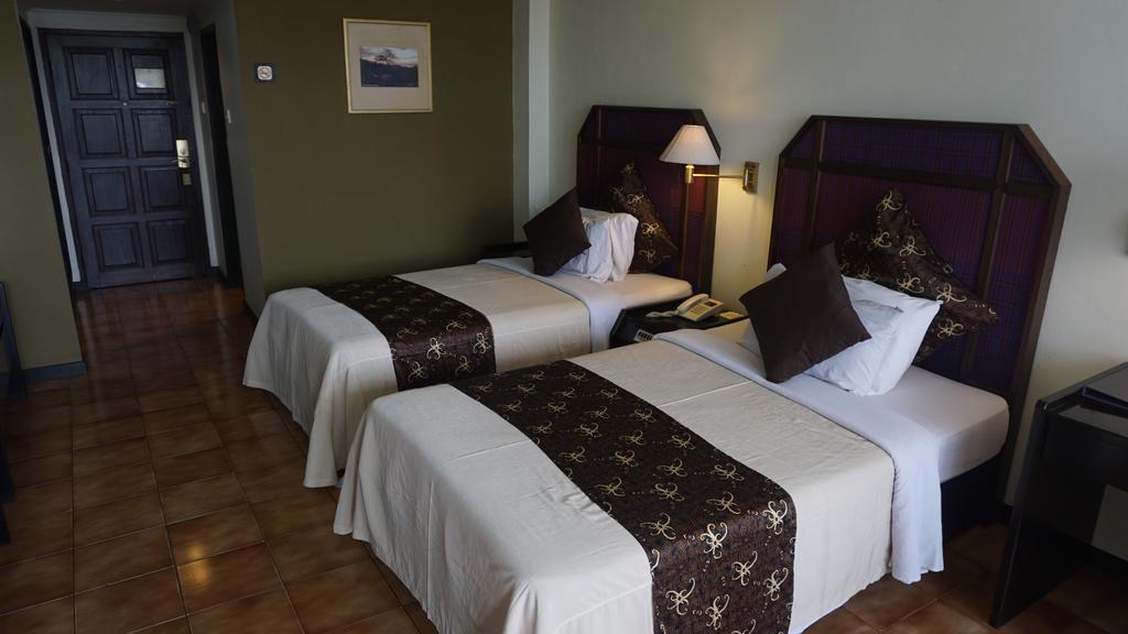 Mesra Business & Resort Hotel Samarinda Esterno foto