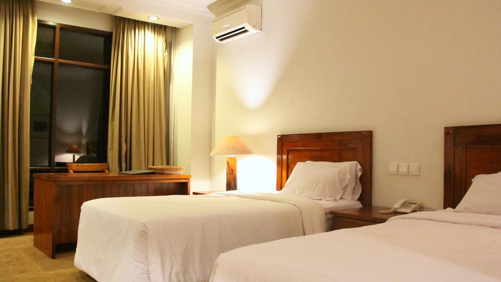 Mesra Business & Resort Hotel Samarinda Esterno foto