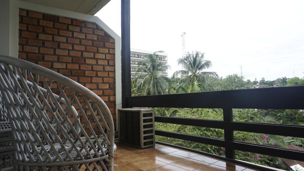 Mesra Business & Resort Hotel Samarinda Esterno foto