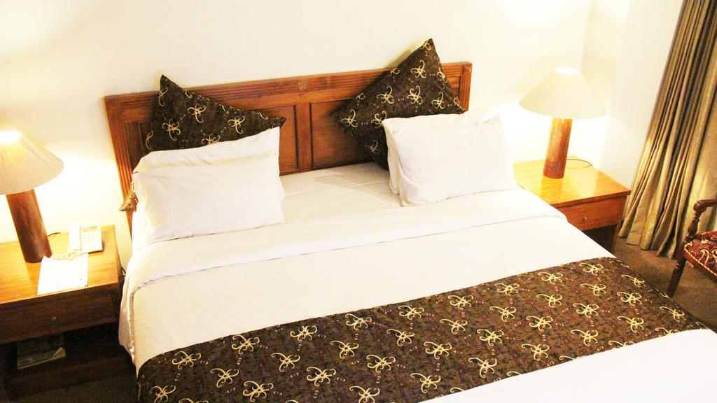 Mesra Business & Resort Hotel Samarinda Esterno foto