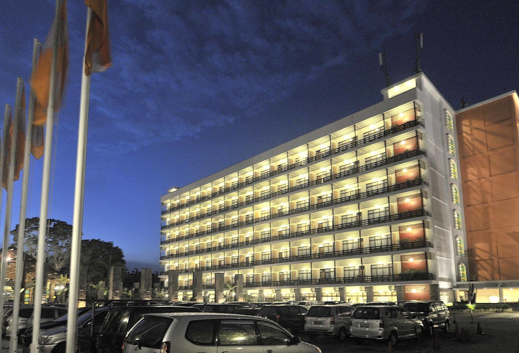 Mesra Business & Resort Hotel Samarinda Esterno foto