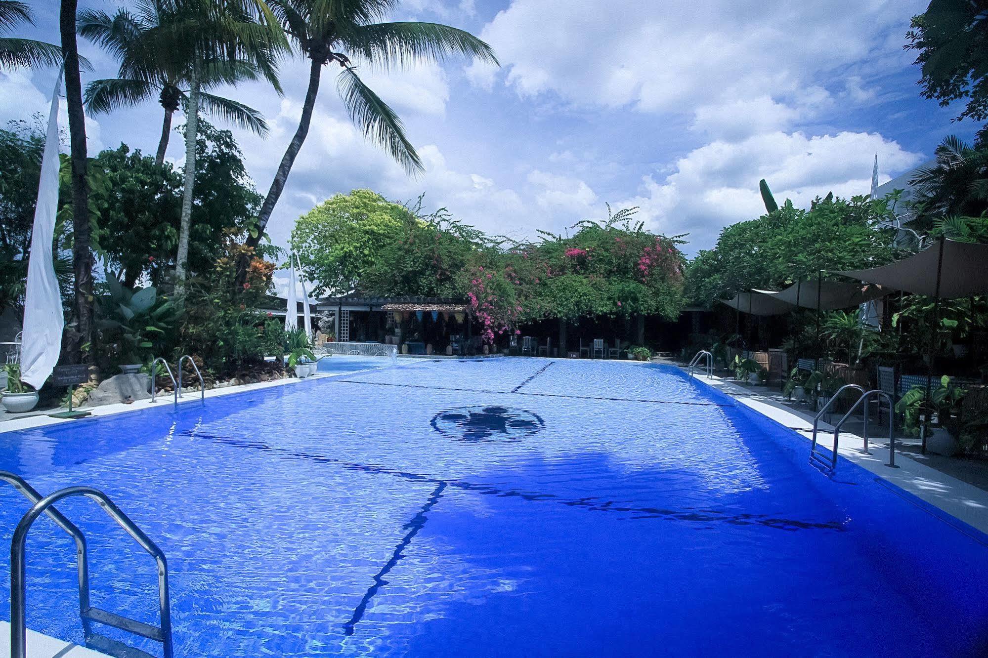 Mesra Business & Resort Hotel Samarinda Esterno foto